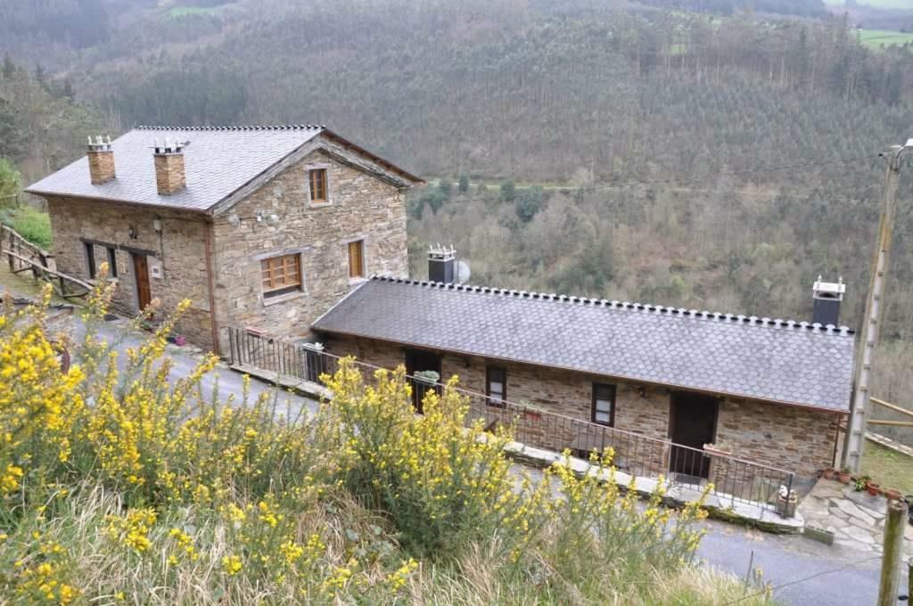 Appartamento Apartamento El Acebo San Tirso de Abres Esterno foto
