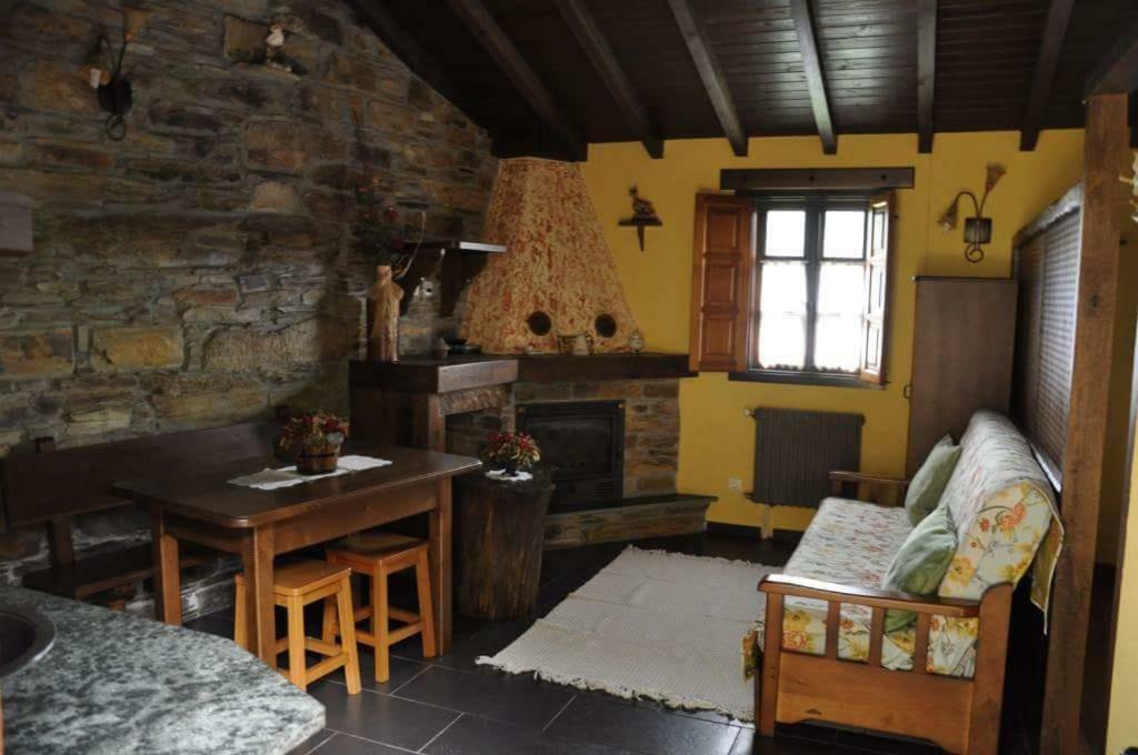 Appartamento Apartamento El Acebo San Tirso de Abres Esterno foto